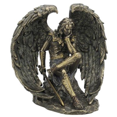 Bronzierte Figur gefallener Engel Luzifer sitzend mit Schwert