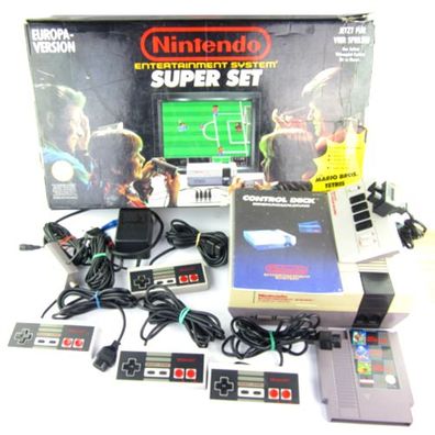 NES Konsole + 4 Controller + Kabel + Spiel 3 in 1 + OVP #B