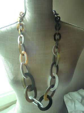 Handgefertigte Halskette Estella aus Horn, Dunkelbraun/ Silber , Modeschmuck Horn