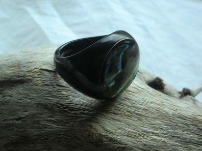Handgefertigter Ring CARLA aus schwarzem Horn, Ringdurchmesser innen ca. 16mm