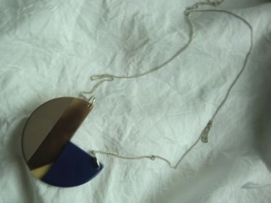 Handgefertigter Anhänger LIMA aus Horn, Farbe Braun, teilweise lackiert
