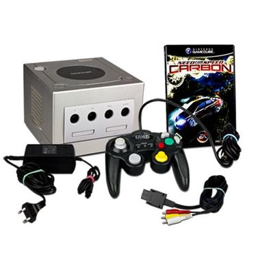Gamecube Konsole in Silber + Ähnlicher Controller + Need for Speed Carbon