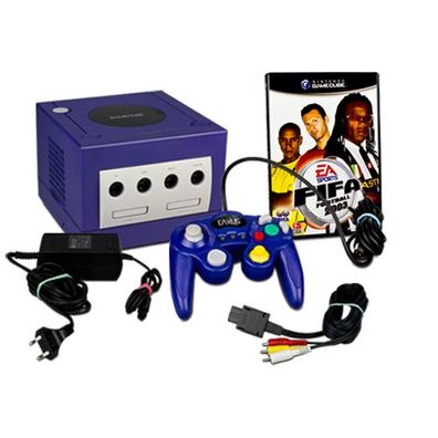 Gamecube Konsole in Lila + Ähnlicher Controller + Fifa Football 2003