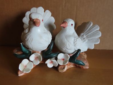 Figur Taube zwei weiße Tauben auf einem zweig Keramik/ ca. 10cm H