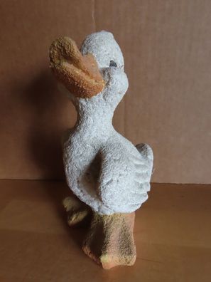 Figur Ente stehend Flügel in die Seiten gestemmt Keramik / ca. 15cm H