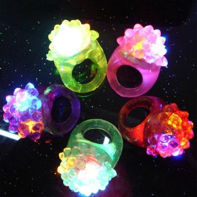 24 St¨¹ck blinkende LED-Ringe, 2 Stile Design ¨C Erdbeer- und Rosenmuster, holprige K