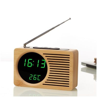 Retro-Radiowecker aus Holz am Nachttisch, fauler leiser Wecker, elektronische