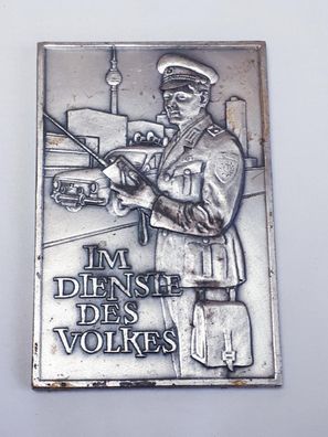 DDR MdI Volkspolizei Plakette Im Dienste des Volkes