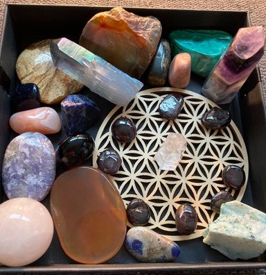 Crystal Mystery Box , Überraschungsbox-- Mineralien Heilsteine Schmuck-Größe M