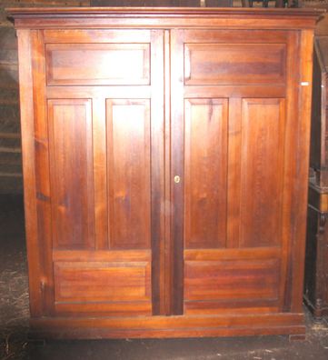 Riesen-Kleiderschrank um 1910 / KT0582