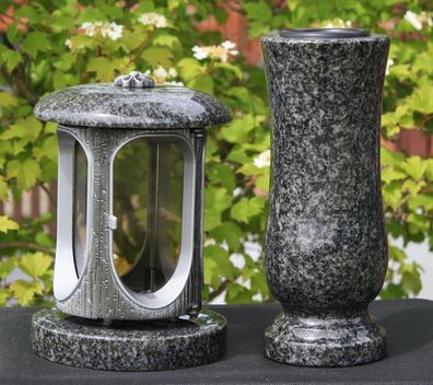 Grablaterne mit Vase aus Stein Impala