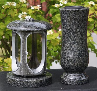 Grablaterne mit Vase aus Granit Impala