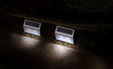 2 x LED Solar Wandleuchte Fassadenleuchte aus rostfreiem Stahl für den Außenbereic...