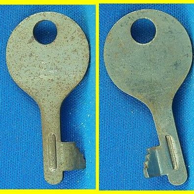 alter Flachschlüssel für Spardose / Sparschwein ca. 43 mm Schliessung 24
