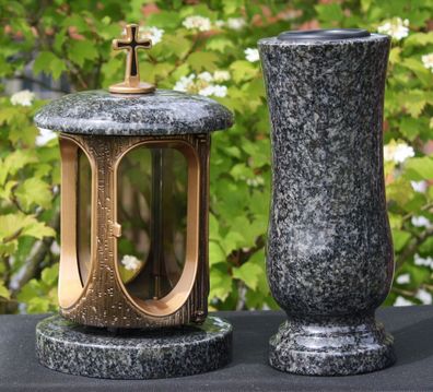 Grablaterne und Vase Blumenvase Granit Impala Grablampe Grableuchte Grab-Schmuck