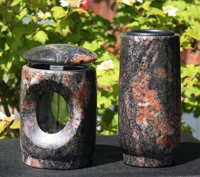 Laterne mit Vase Grablaterne für UrnenGrab aus Himalaya Granit Urnengrablaterne