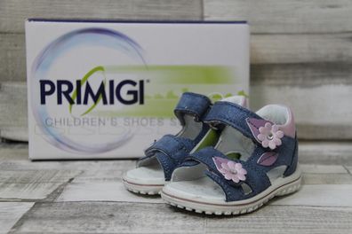 Primigi Mädchen Sandale blau mit rosa Blüten, geschlossener Ferse und zwei Klettve...