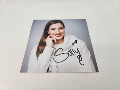 SALLY ÖZCAN signed Foto ca.13x13 Autogramm (039)