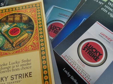 20 Werbepostkarten AK Reklame Lucky Strike 1990er Jahre