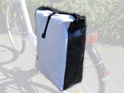 Fahrradtasche aus Tarpaulin (LKW-Plane), weiß/ schwarz