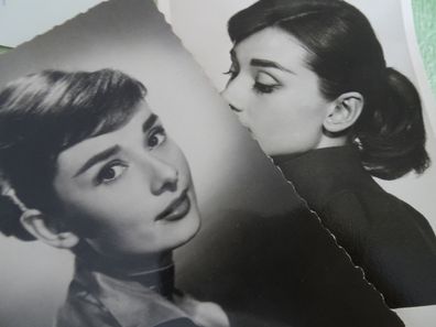 2 alte Postkarten AK Audrey Hepburn Paramount UFA