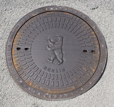 Gully Kanaldeckel Schachtdeckel Klasse A15.50 mit Berlin Wappen