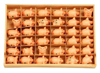36 Stück Glücksschweinchen in Holzkiste Glücksbringer