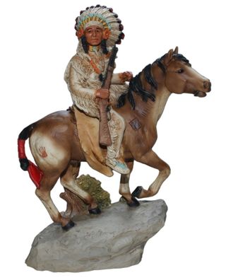 Indianerfigur White Quiver auf Pferd reitend H 21 cm Native American Deko Skulptur