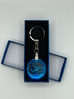 Unendlichkeitszeichen Schlüsselanhänger Buchtabe C LED Multicolor mit Geschenkbox