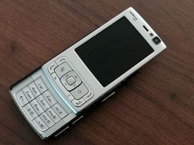 Nokia N95 in Silber - Schwarz / black-silver wie neu / top / Slider