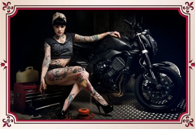 Top-Schild mit Kordel, 20 x 30 cm, Motorrad, sexy lady, tattoo, neu & ovp -1-