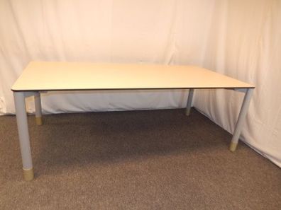 Schreibtisch 200x100cm, Buche hell, Markenfabrikat Bene, gebrauchte Büromöbel