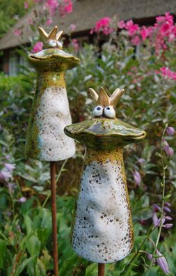 Sehr süßer Landhaus Zaunhocker Frosch Quaki, Zaunfigur aus Keramik, Gartendeko