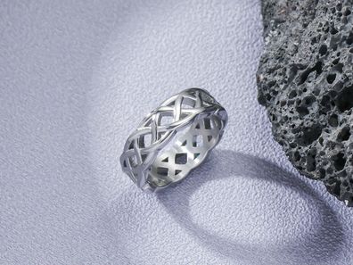Silberfarbener Ring Keltisches Ketten Design