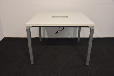 Steelcase Besprechungs- und Konferenztisch, 100x100 cm, weiß, Beine grau, gebraucht