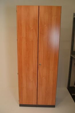 Garderobenschrank, 210x80cm, Flügeltüren, verschließbar, gebrauchte Büromöbel