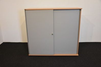 Hali Sideboard 3 OH, Korpus Buche, Schiebetüren grau, gebraucht