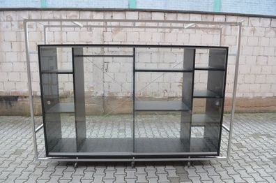 Glasvitrine, 205x285cm, Schwarz/ Alu, 2x Schiebetür, 12x Ablagefächer, gebrauchte Bür