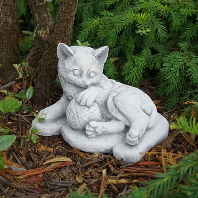 Steinfigur Katze H. 19 cm, 26 x 20 cm mit Wollknäuel Kätzchen, grau, Steinguss