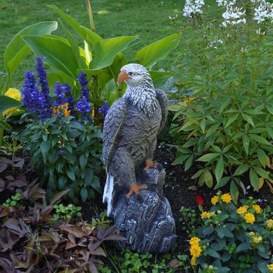 Massive Steinfigur Stein Adler antik Vogel Gartendeko aus Steinguss frostfest