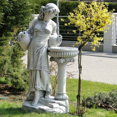 Massive große Statue Frau mit Vogeltränke Gartendeko aus Steinguss frostfest