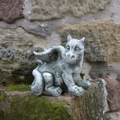 Massiver lustige Drachen Steinfigur Gartendeko feng shui aus Steinguss frostfest