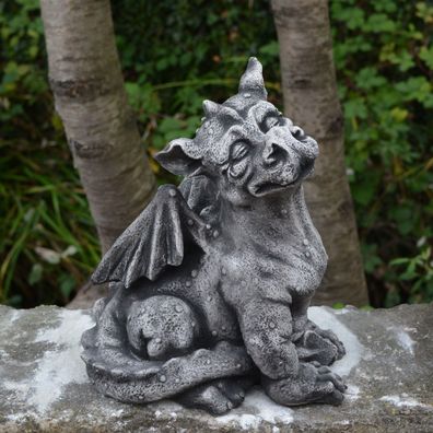 Massiver lustiger antiker Drachen Steinfigur Gartendeko aus Steinguss frostfest