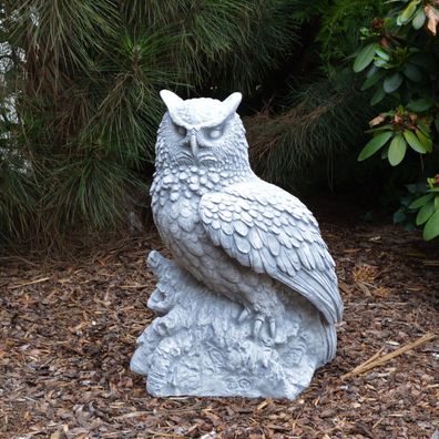 Massive Steinfigur sehr große Eule Uhu Waldohreule Tier aus Steinguss frostfest