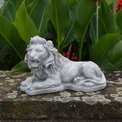 Gartenfigur Löwe liegend Torwächter Gartendeko Tischdeko aus Steinguss frostfest
