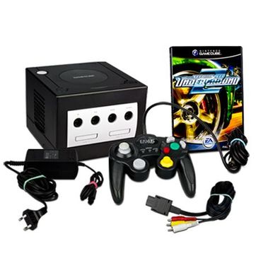 Gamecube Konsole in Schwarz + Ähnlicher Controller + Need for Speed Underground 2
