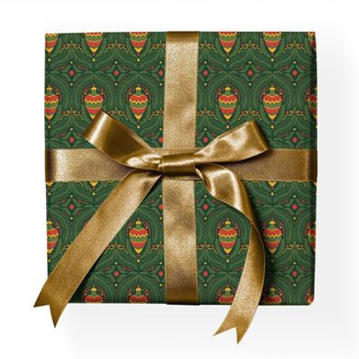 Traditionelles Weihnachts Tannen Geschenkpapier mit Zapfen-Kugeln in grün, rot - G221