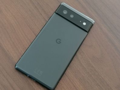 Google Pixel 6 - 128GB - Stormy Black / simlockfrei / Dual-SIM / WIE NEU