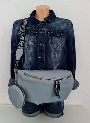 Bauchtasche Cross Body Bag Kunstleder bunter Gurt kleine runde Tasche Jeansblau