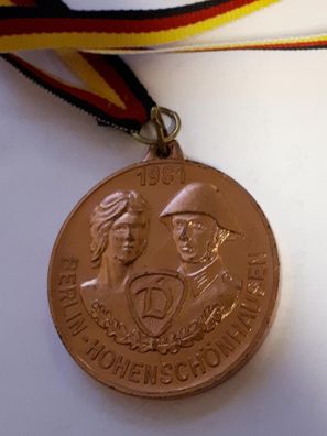 DDR Medaille Dynamo Berlin Hohenschönhausen Schneller Höher Stärker